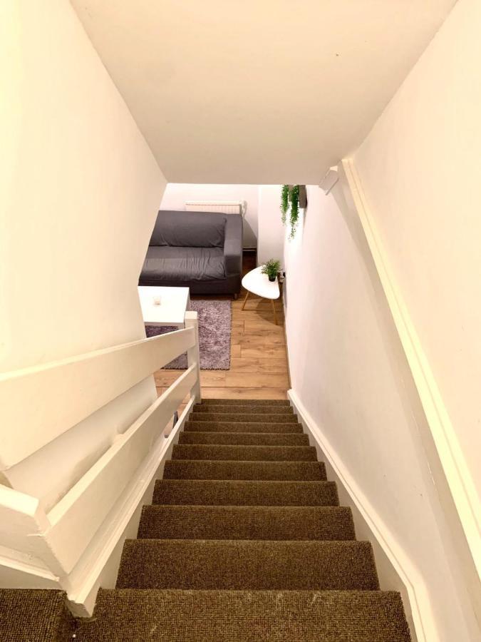 Private Bedrooms In A Flat! Home Away From Home! Shared Bathroom London Exterior foto