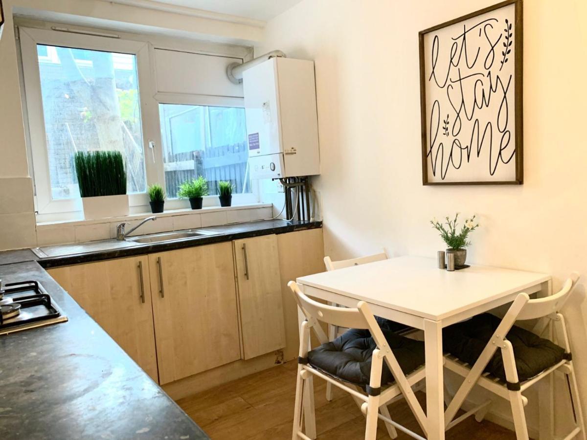 Private Bedrooms In A Flat! Home Away From Home! Shared Bathroom London Exterior foto