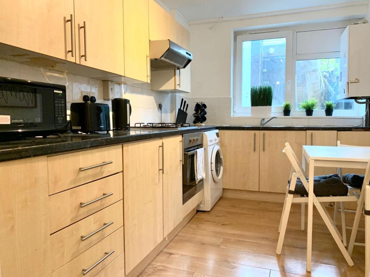 Private Bedrooms In A Flat! Home Away From Home! Shared Bathroom London Exterior foto